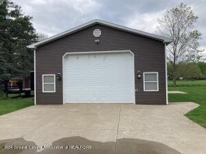 8365 E Island Rd, Elsie, MI 48831