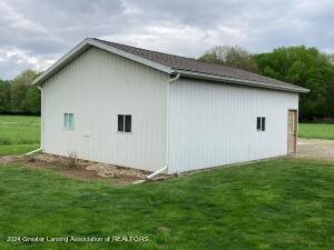 8365 E Island Rd, Elsie, MI 48831