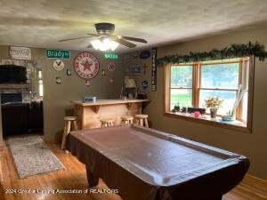 8365 E Island Rd, Elsie, MI 48831