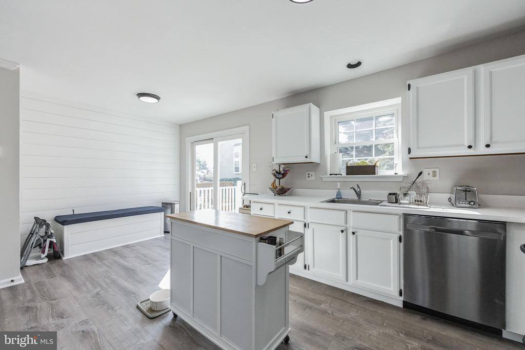 101 Victoria Drive, Aston, PA 19014