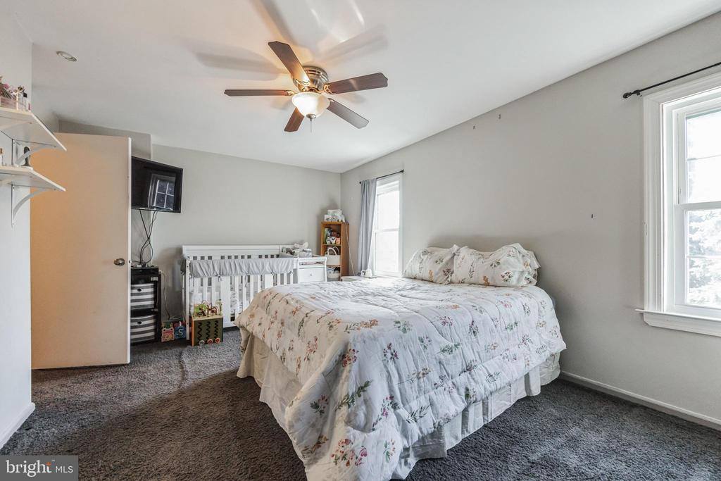 101 Victoria Drive, Aston, PA 19014