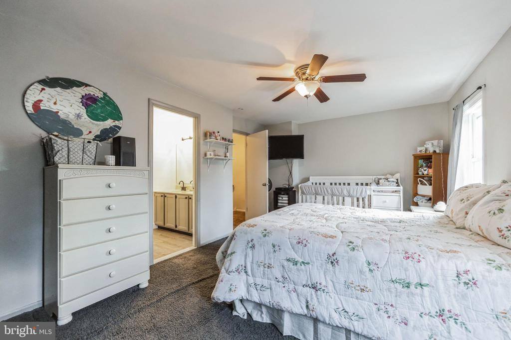 101 Victoria Drive, Aston, PA 19014