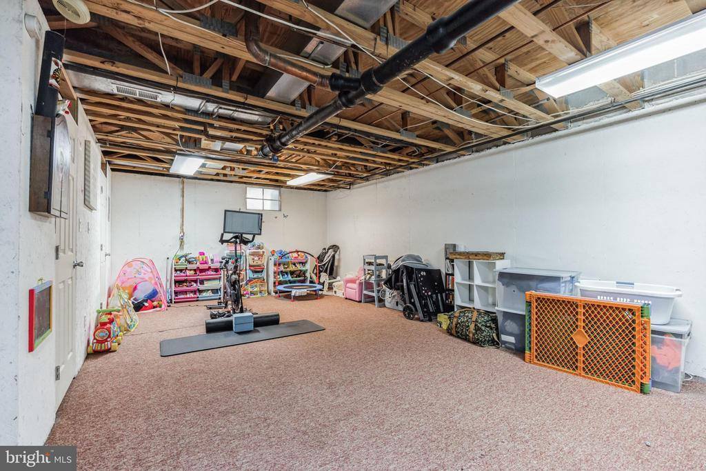 101 Victoria Drive, Aston, PA 19014