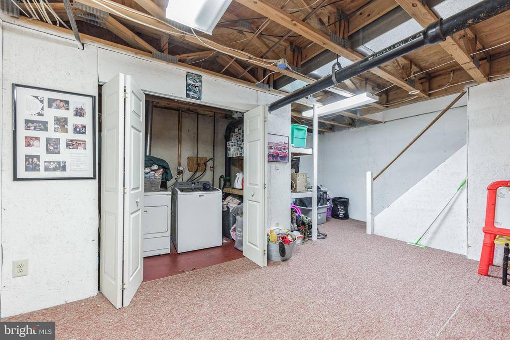 101 Victoria Drive, Aston, PA 19014