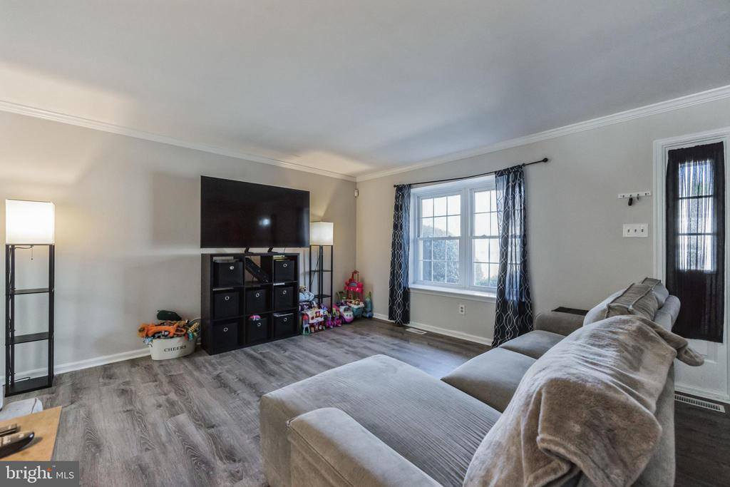 101 Victoria Drive, Aston, PA 19014