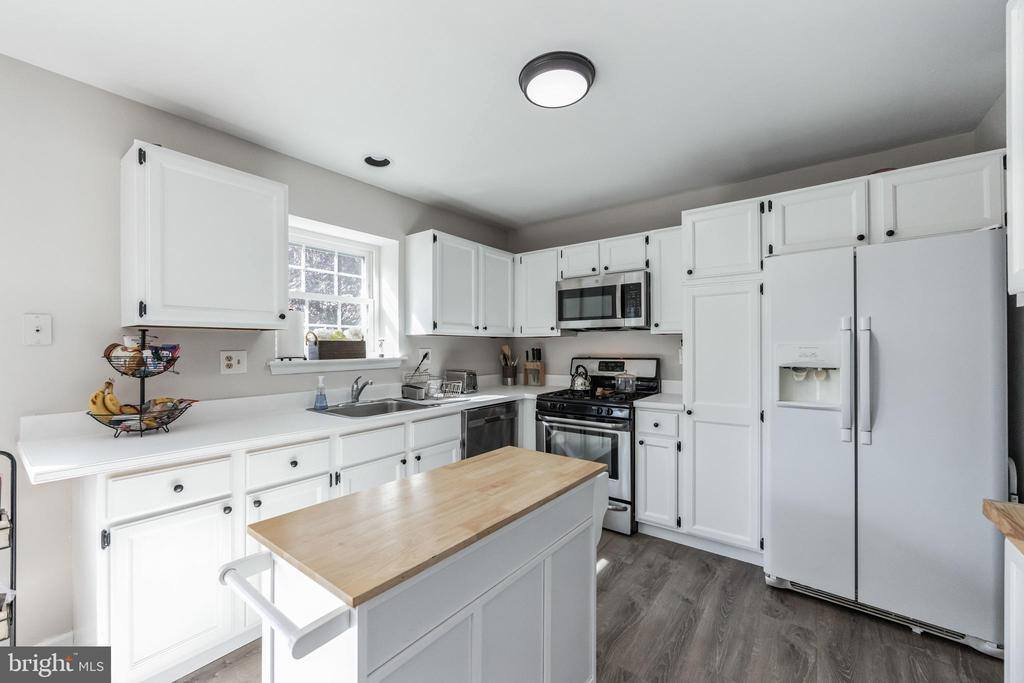 101 Victoria Drive, Aston, PA 19014