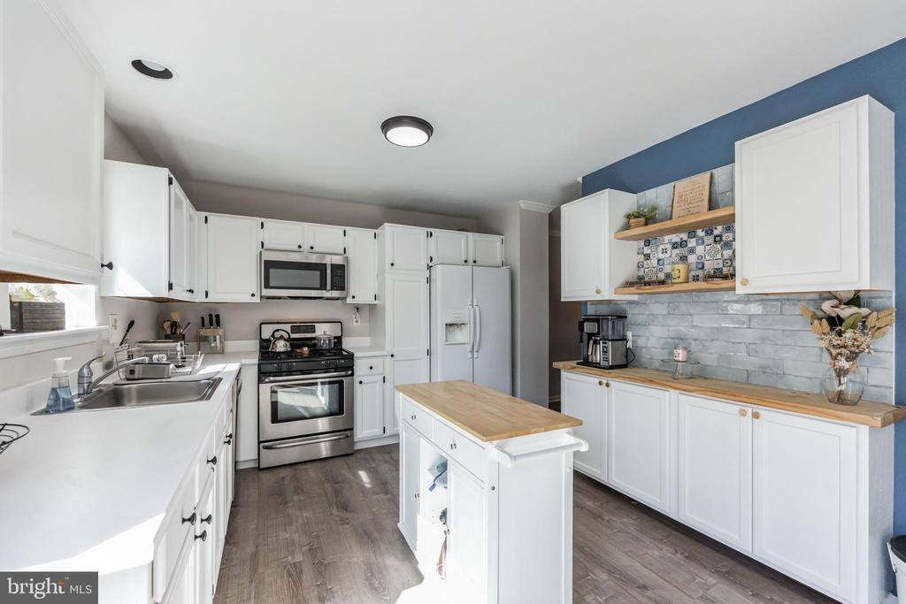 101 Victoria Drive, Aston, PA 19014