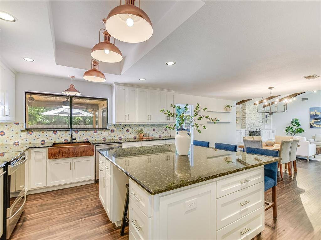 1004 Bluff Dr, Round Rock, TX 78681