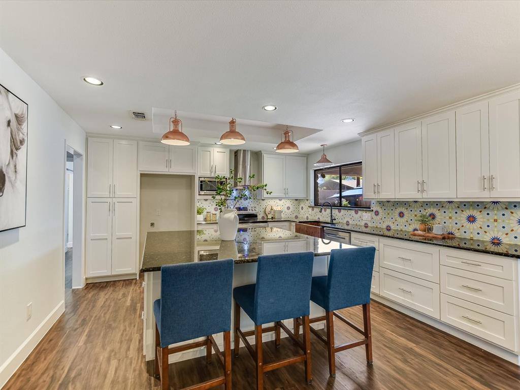 1004 Bluff Dr, Round Rock, TX 78681