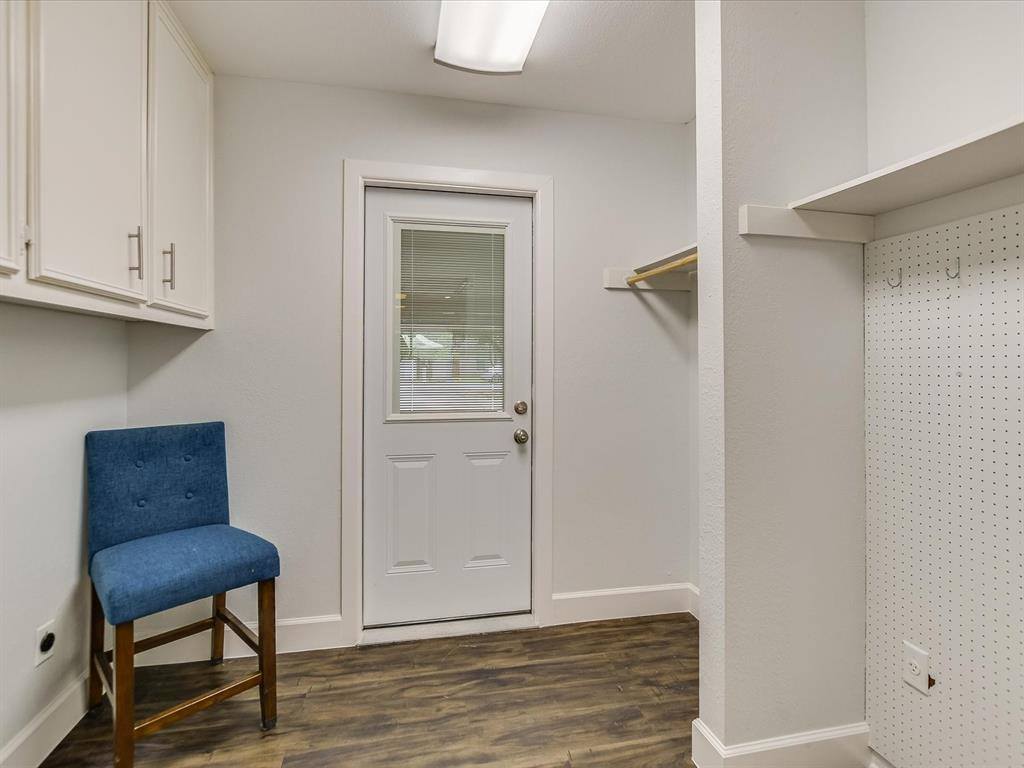 1004 Bluff Dr, Round Rock, TX 78681