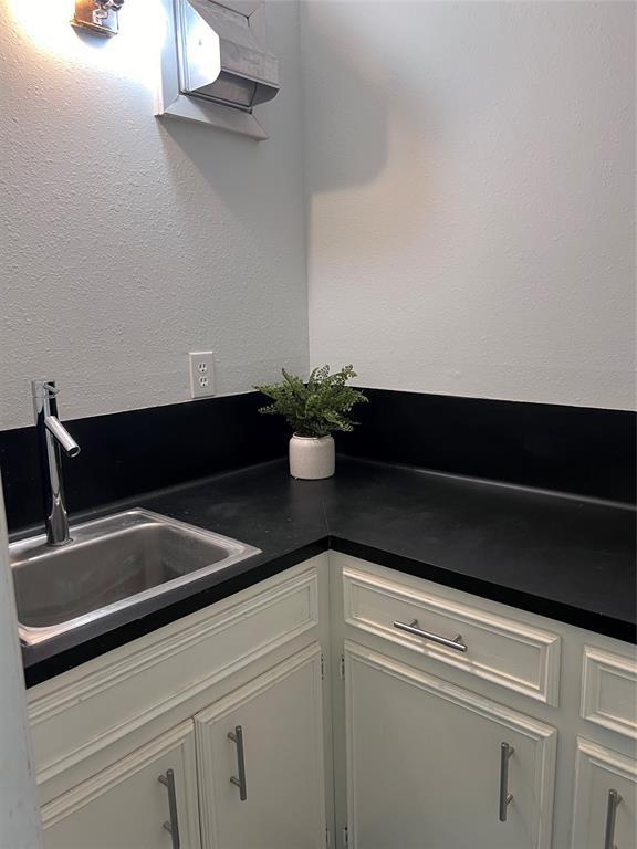 1004 Bluff Dr, Round Rock, TX 78681