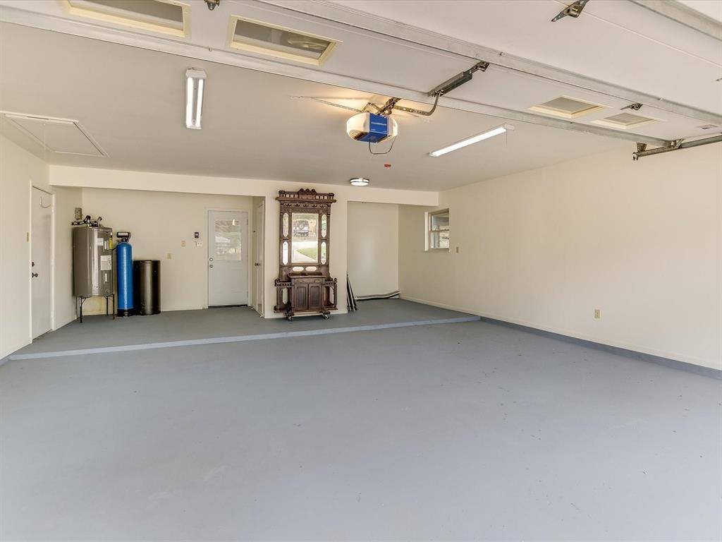 1004 Bluff Dr, Round Rock, TX 78681