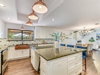 1004 Bluff Dr, Round Rock, TX 78681