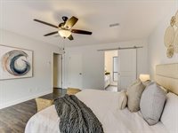 1004 Bluff Dr, Round Rock, TX 78681