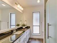 1004 Bluff Dr, Round Rock, TX 78681