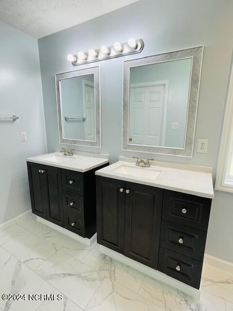 5670 Bridle Ridge Lane, Wade, NC 28395