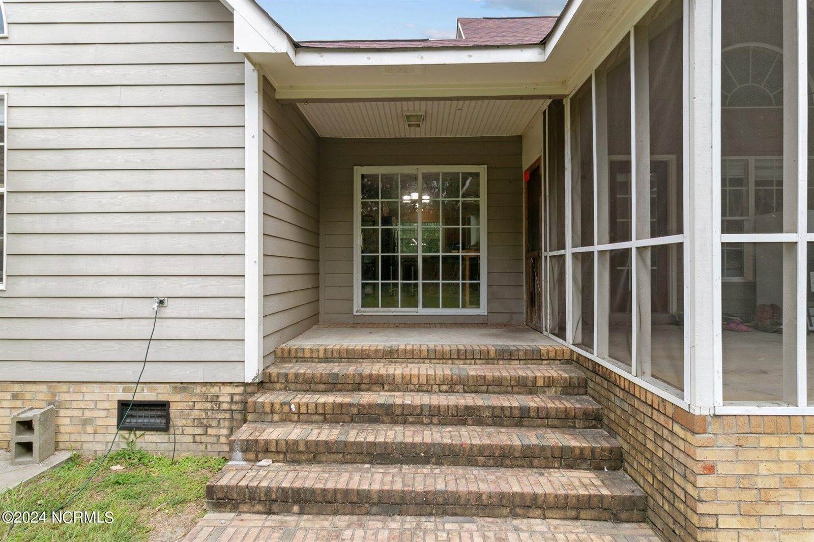 5670 Bridle Ridge Lane, Wade, NC 28395