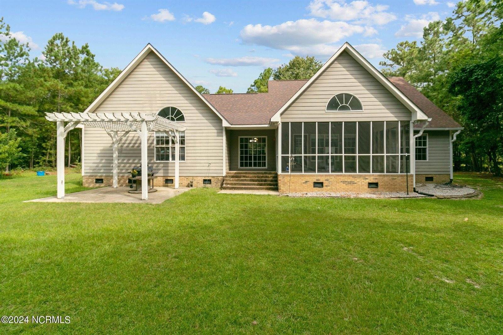 5670 Bridle Ridge Lane, Wade, NC 28395