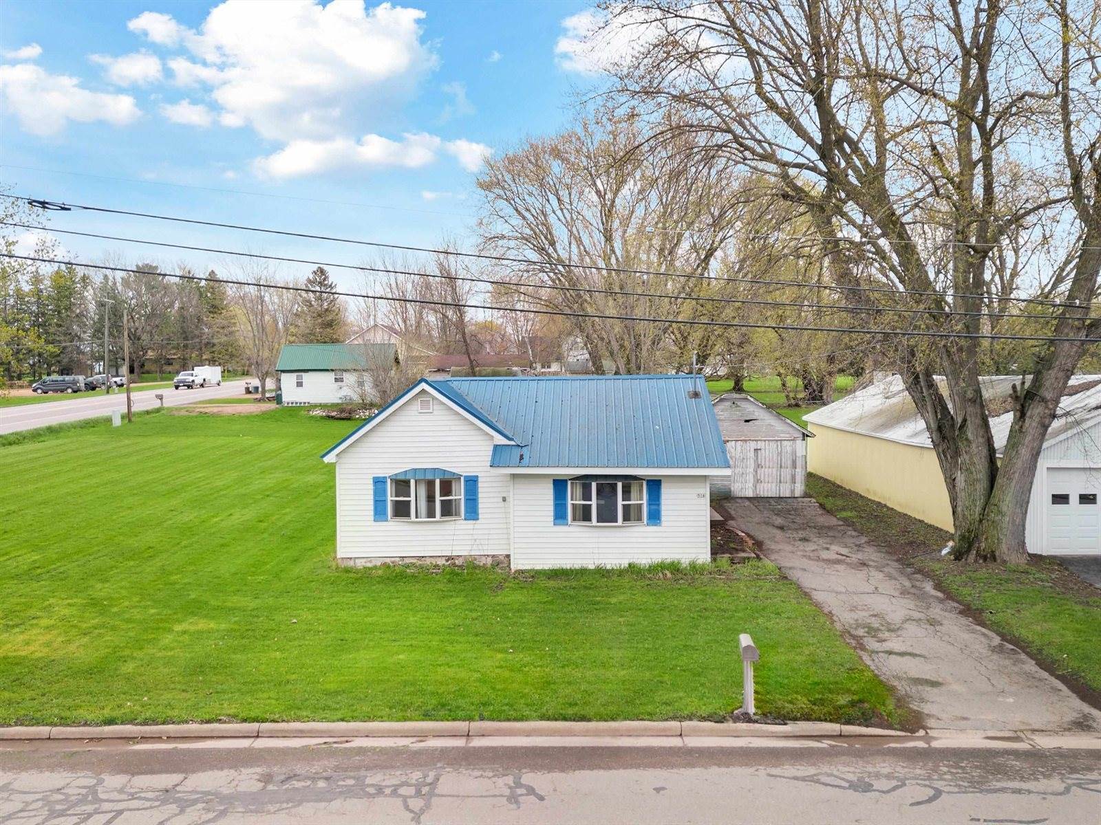 516 N Monroe Street, Loyal, WI 54446