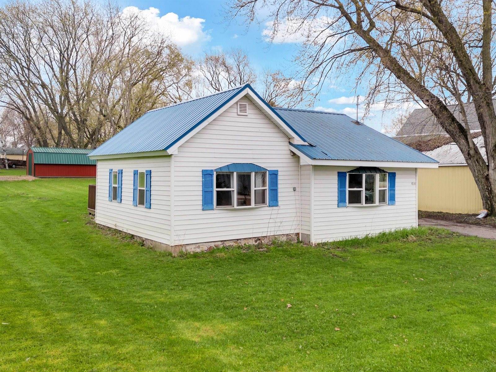 516 N Monroe Street, Loyal, WI 54446