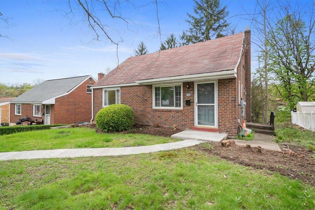 302 Clay Dr, Penn Hills, PA 15235