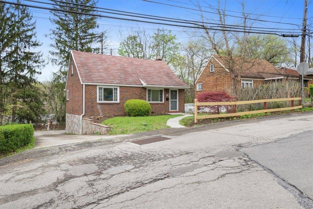 302 Clay Dr, Penn Hills, PA 15235