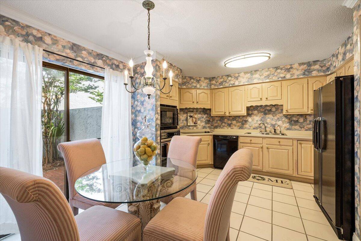 930 Gulf Shore Drive, Unit 18, Destin, FL 32541