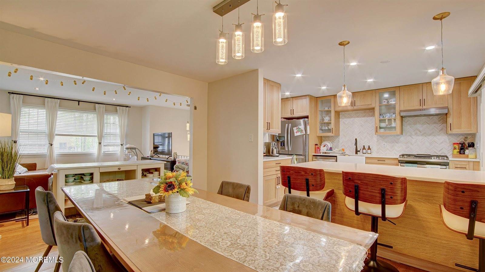 25 Schubert Avenue, Edison, NJ 08820