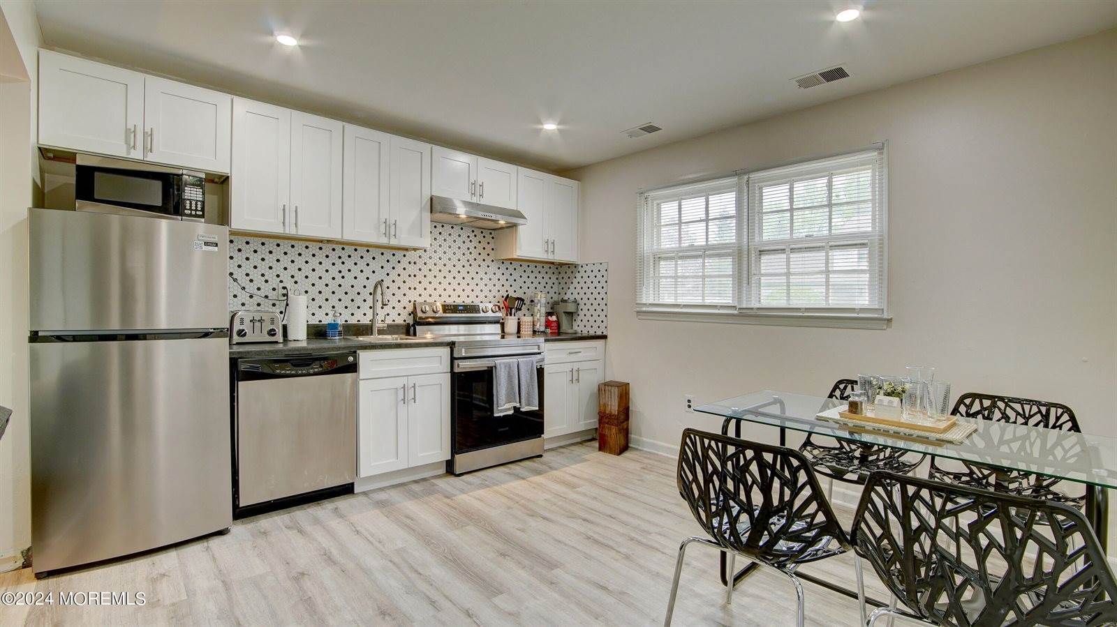 25 Schubert Avenue, Edison, NJ 08820