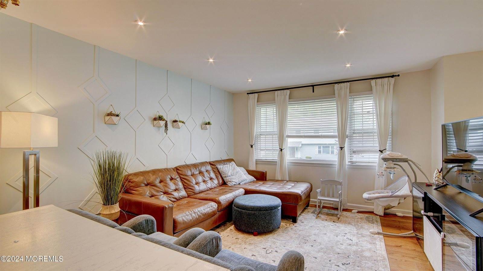 25 Schubert Avenue, Edison, NJ 08820