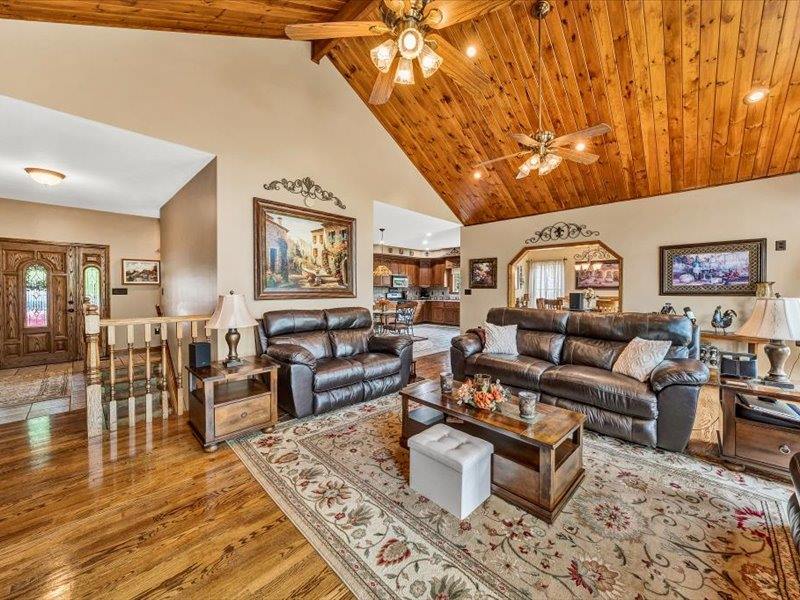 125 Inlet Dr, Wirtz, VA 24184