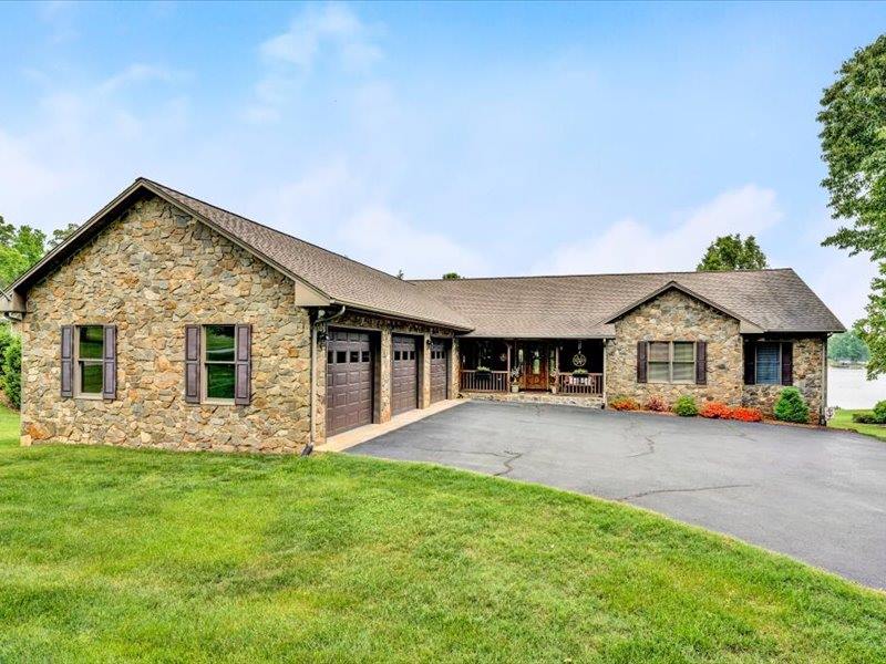 125 Inlet Dr, Wirtz, VA 24184