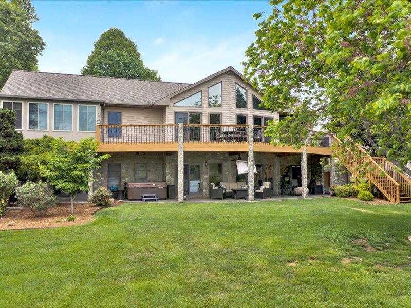 125 Inlet Dr, Wirtz, VA 24184