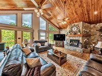 125 Inlet Dr, Wirtz, VA 24184