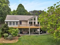 125 Inlet Dr, Wirtz, VA 24184
