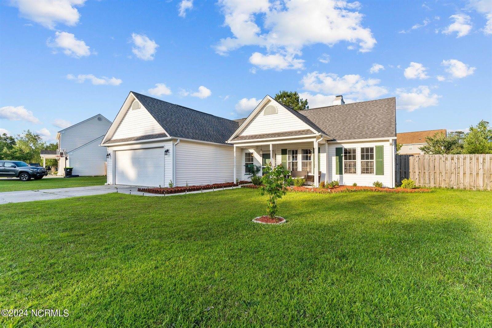 682 Pine Branches Circle SE, Leland, NC 28451