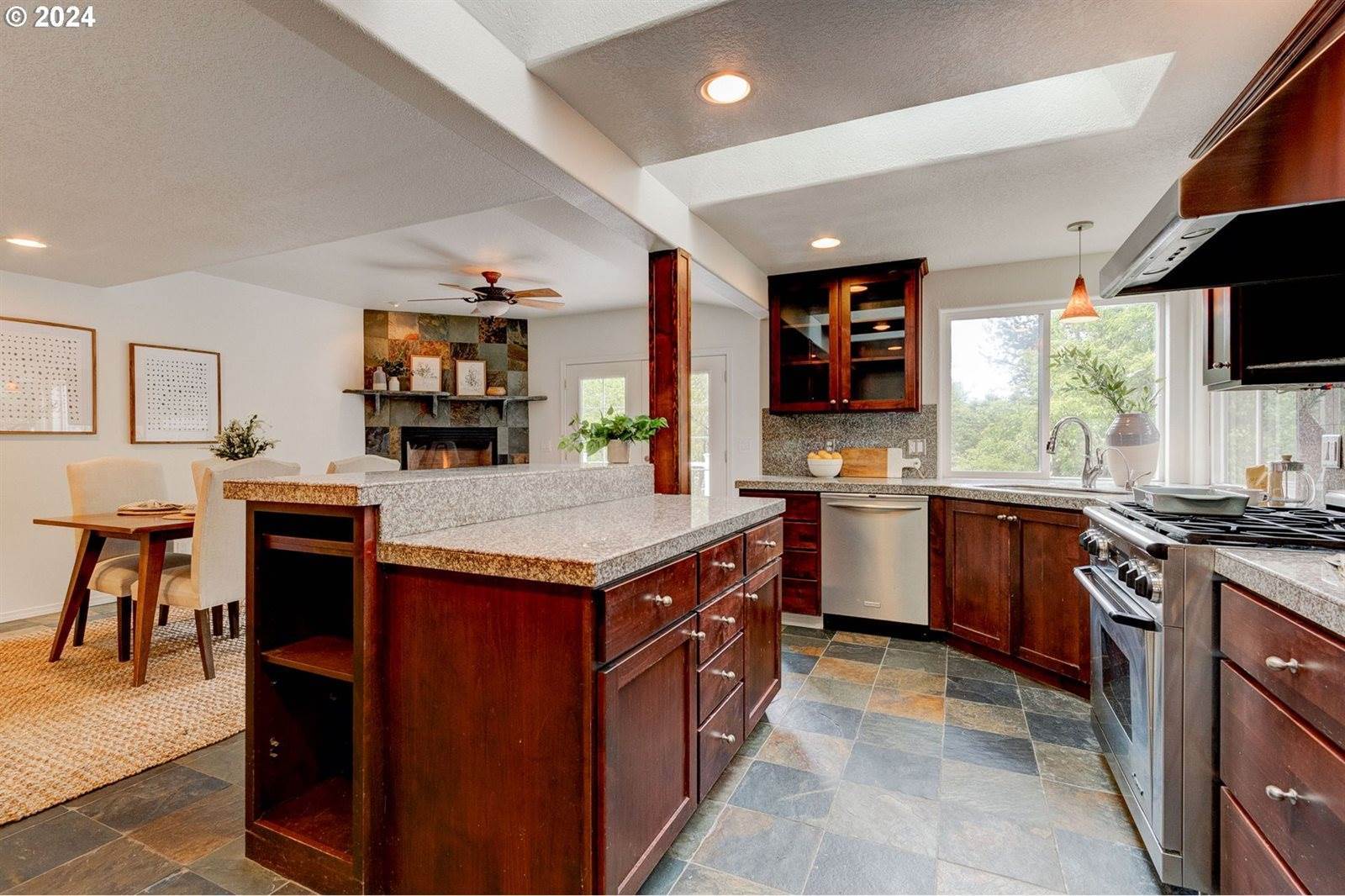 7730 SW 161ST Dr, Beaverton, OR 97007