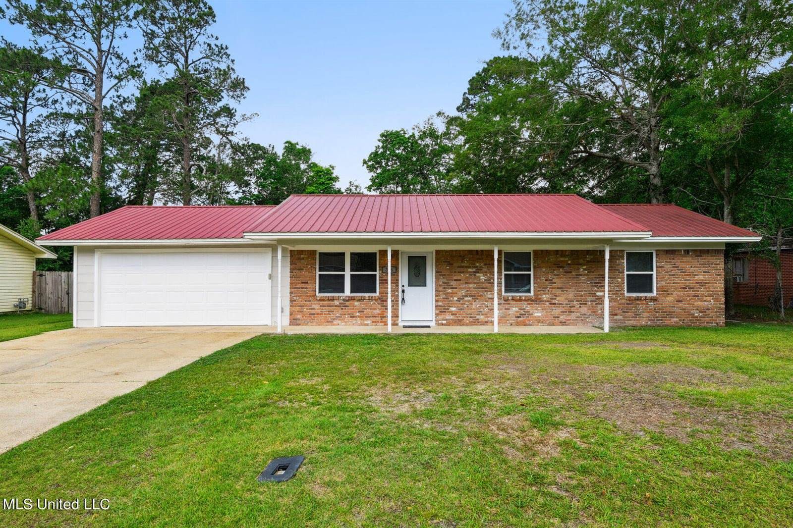 306 Mincheck Road, Ocean Springs, MS 39564