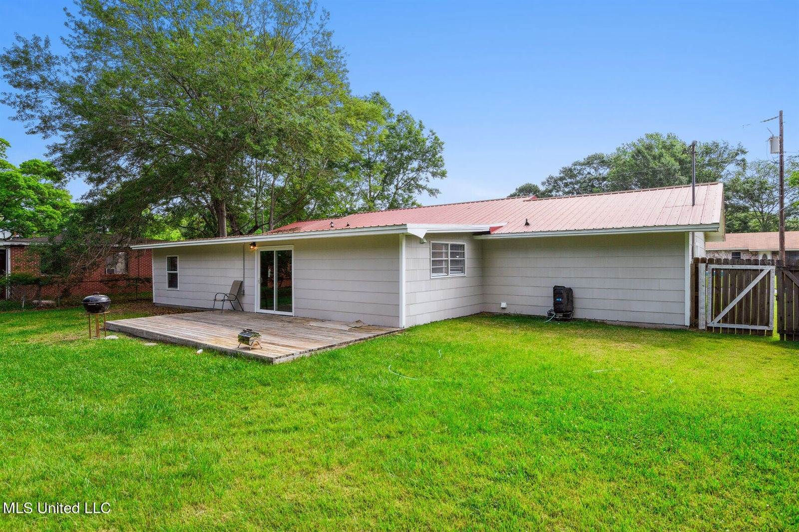 306 Mincheck Road, Ocean Springs, MS 39564