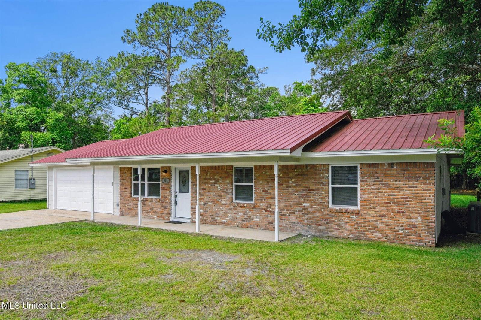 306 Mincheck Road, Ocean Springs, MS 39564