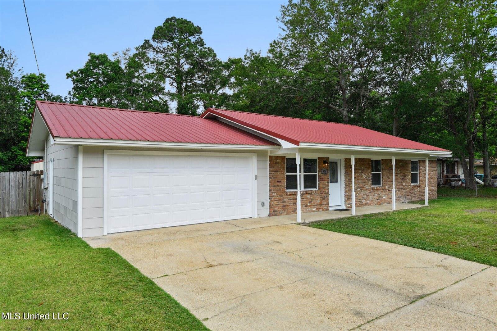 306 Mincheck Road, Ocean Springs, MS 39564