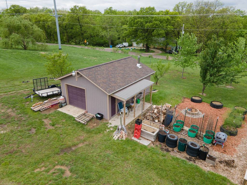 2136 NW 47th CT, Topeka, KS 66618