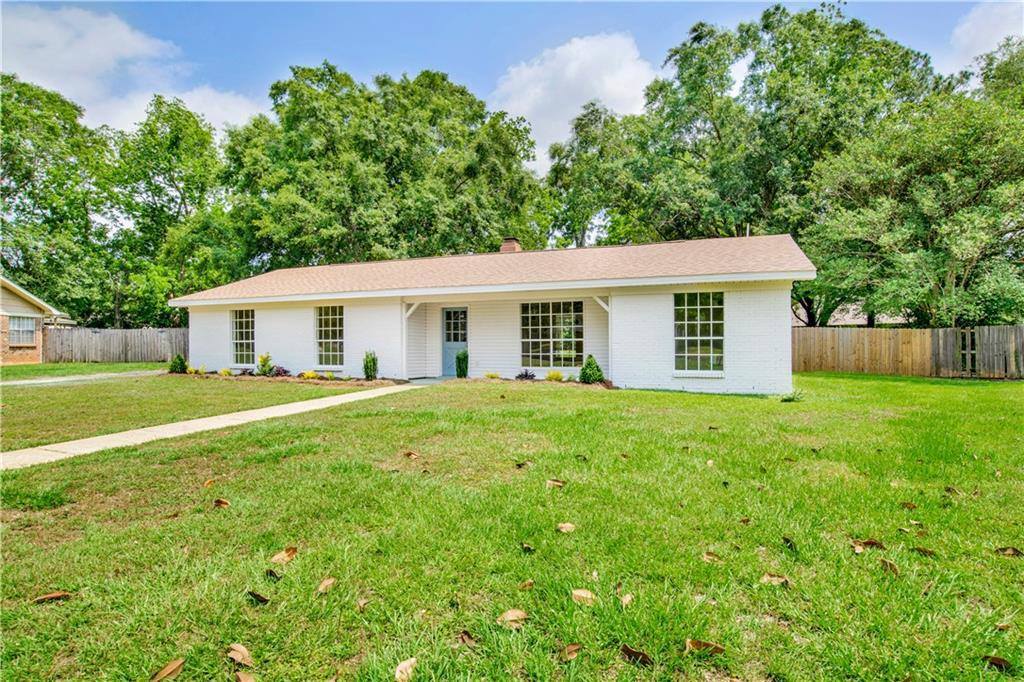 2263 Christopher Drive East, Mobile, AL 36609