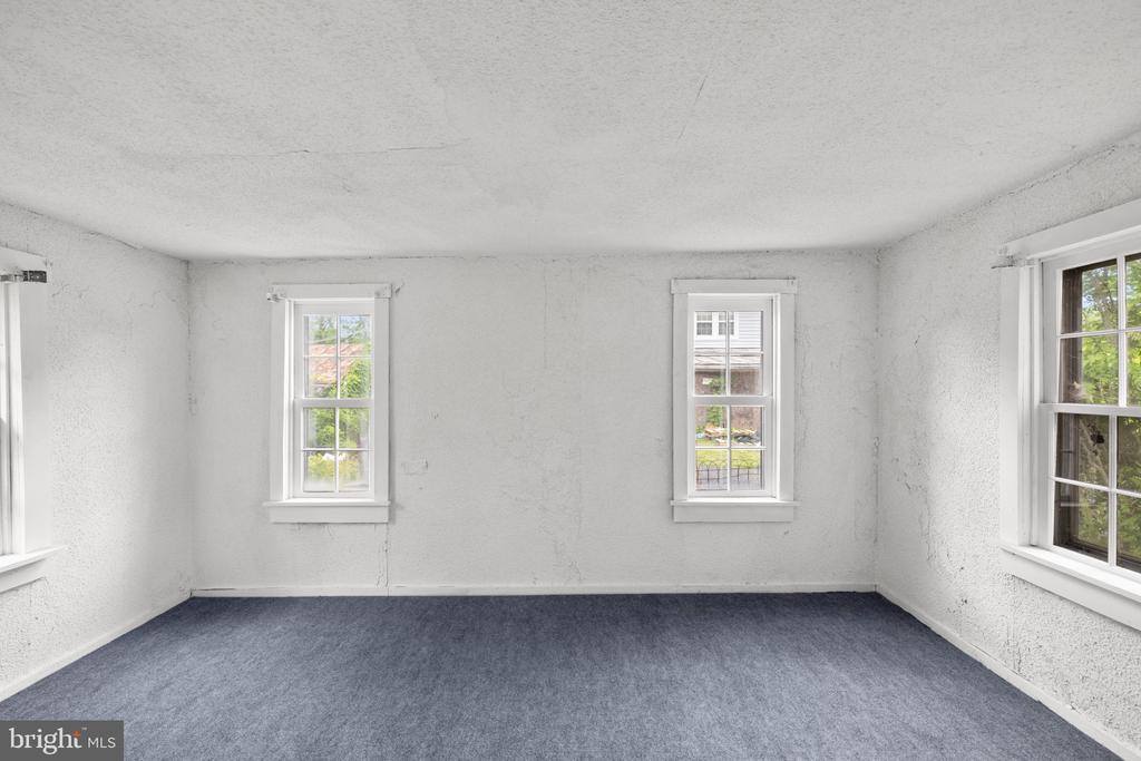 1890 Fairfax Pike, White Post, VA 22663