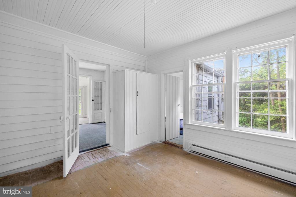 1890 Fairfax Pike, White Post, VA 22663