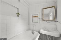 1890 Fairfax Pike, White Post, VA 22663