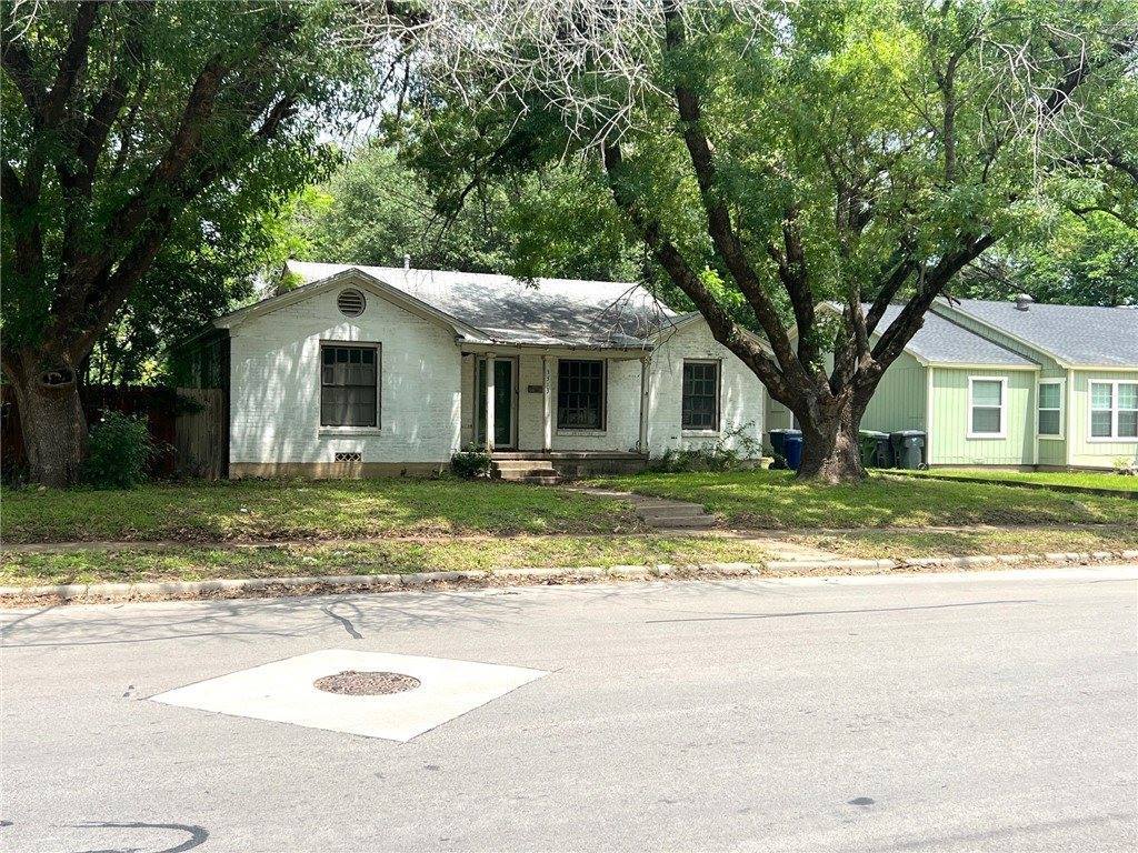 3313 East Brookview Drive, Waco, TX 76707