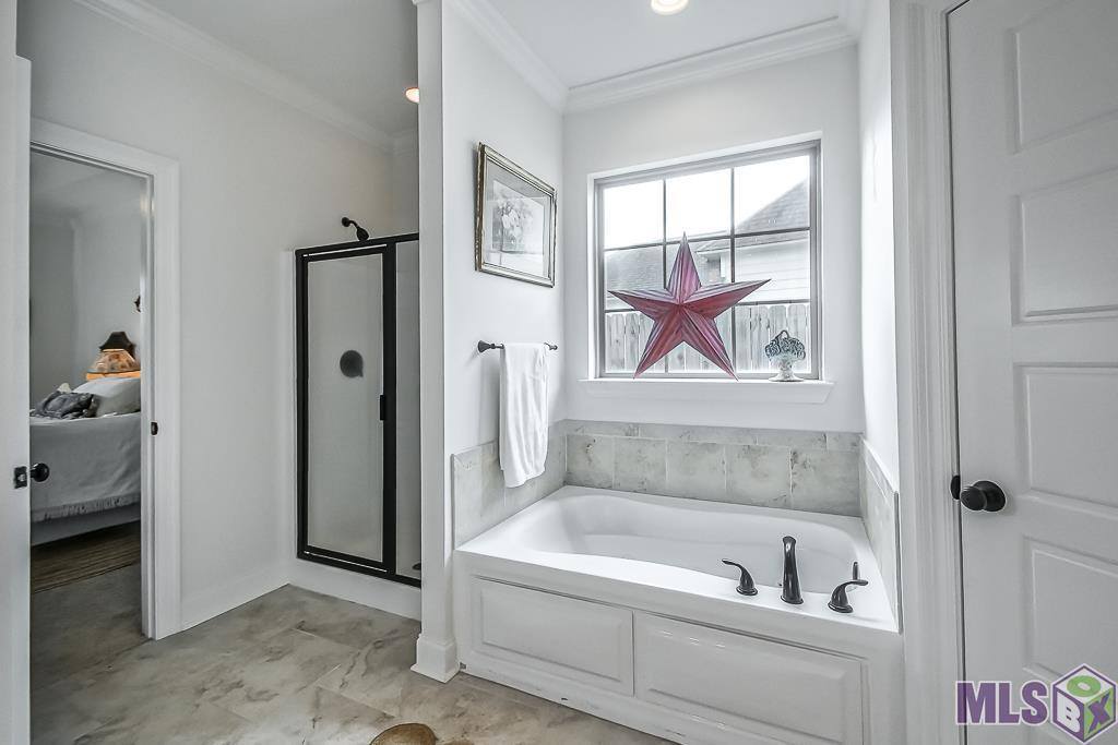 17200 Ledgestone Dr, Prairieville, LA 70769