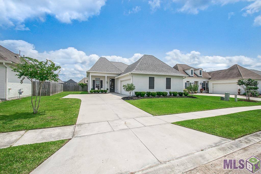 17200 Ledgestone Dr, Prairieville, LA 70769
