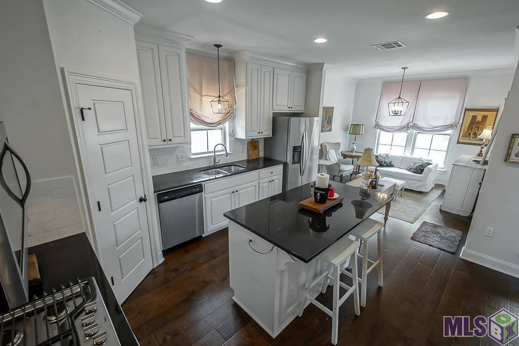 17200 Ledgestone Dr, Prairieville, LA 70769